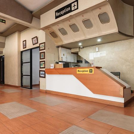 מלון טנגרנג Reddoorz Near Mandaya Royal Hospital Puri מראה חיצוני תמונה