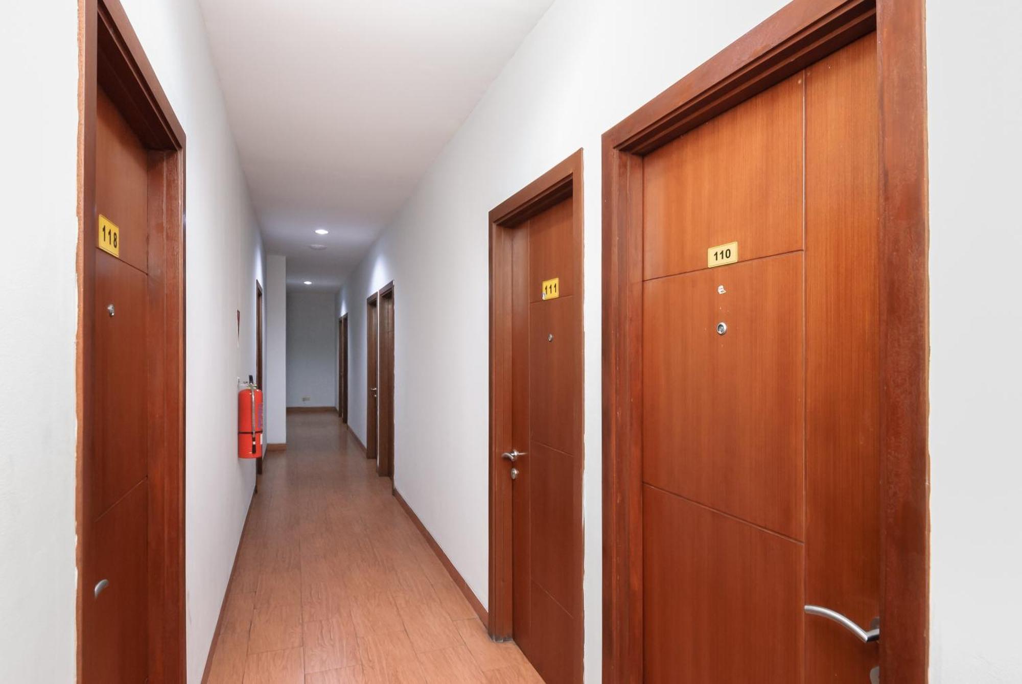 מלון טנגרנג Reddoorz Near Mandaya Royal Hospital Puri מראה חיצוני תמונה