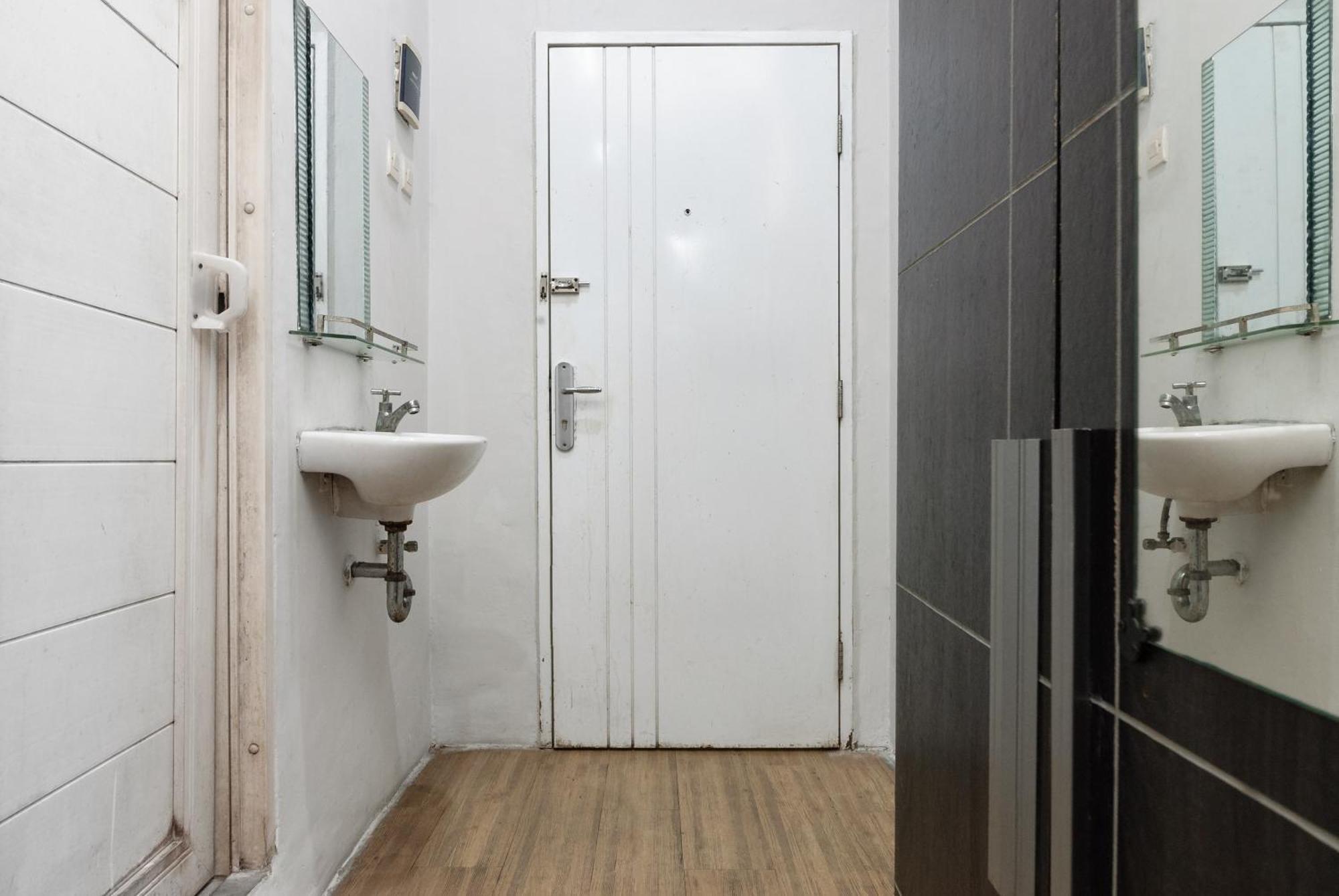 מלון טנגרנג Reddoorz Near Mandaya Royal Hospital Puri מראה חיצוני תמונה